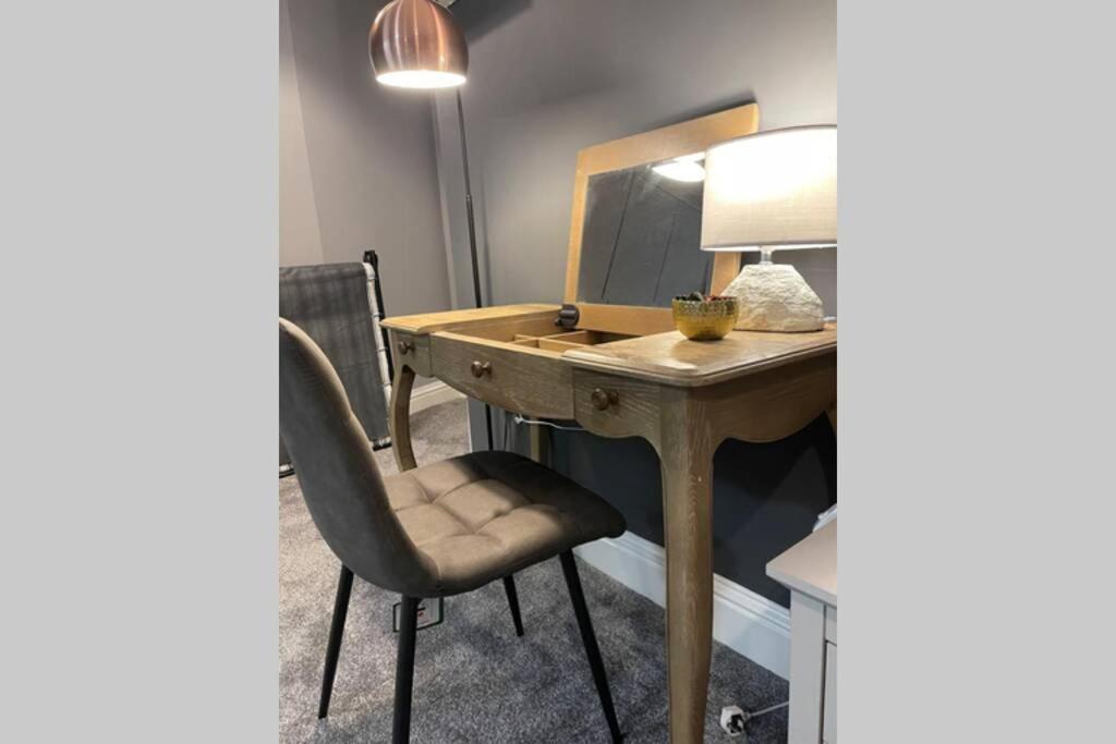 Spacious, Bright Twin Studio Apartment London Eksteriør billede